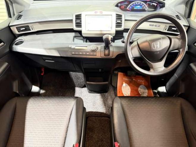 フリードスパイク1.5 G ジャストセレクション 4WD　防錆塗装4WDキーレスTVナビ 1500