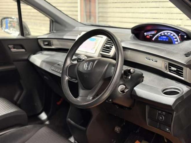 フリードスパイク1.5 G ジャストセレクション 4WD　防錆塗装4WDキーレスTVナビ 1500