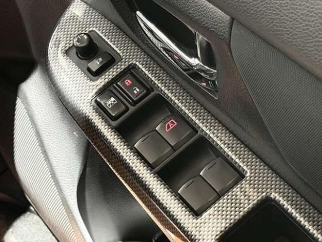 インプレッサスポーツ 2.0 i 4WD　防錆塗装4WDTVナビBカメエンスタ 2000