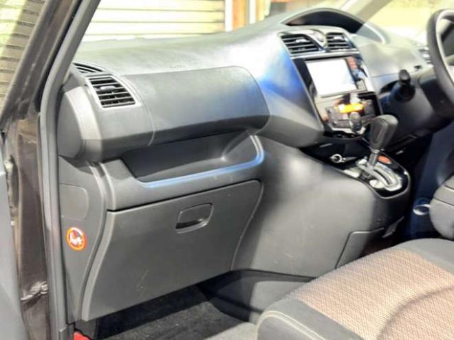 セレナ2.0 ハイウェイスター 4WD　防錆塗装4WDTVナビ 2000