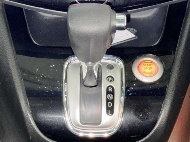 セレナ2.0 ハイウェイスター 4WD　防錆塗装4WDTVナビ 2000