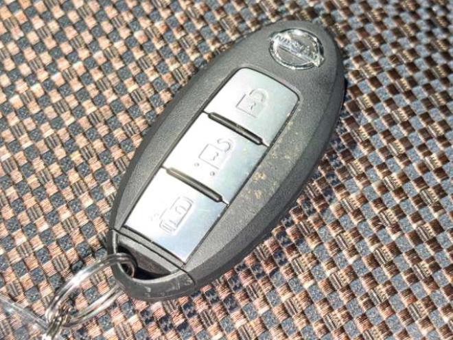 セレナ2.0 ハイウェイスター 4WD　防錆塗装4WDTVナビ 2000