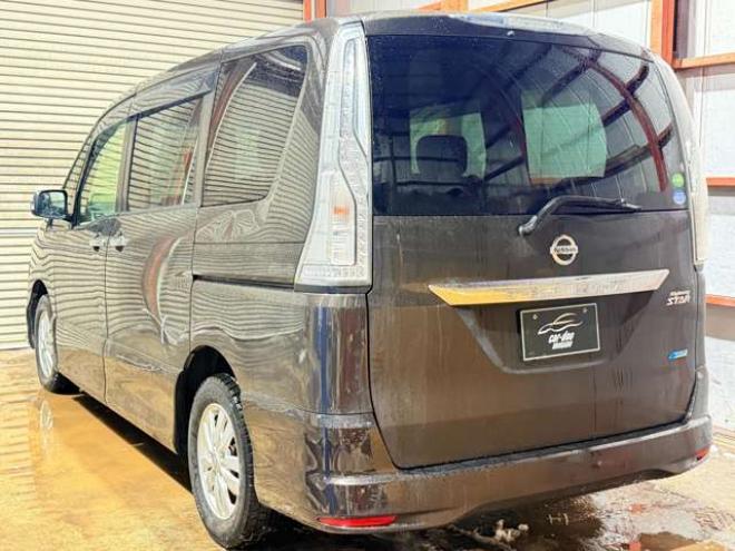 セレナ2.0 ハイウェイスター 4WD　防錆塗装4WDTVナビ 2000