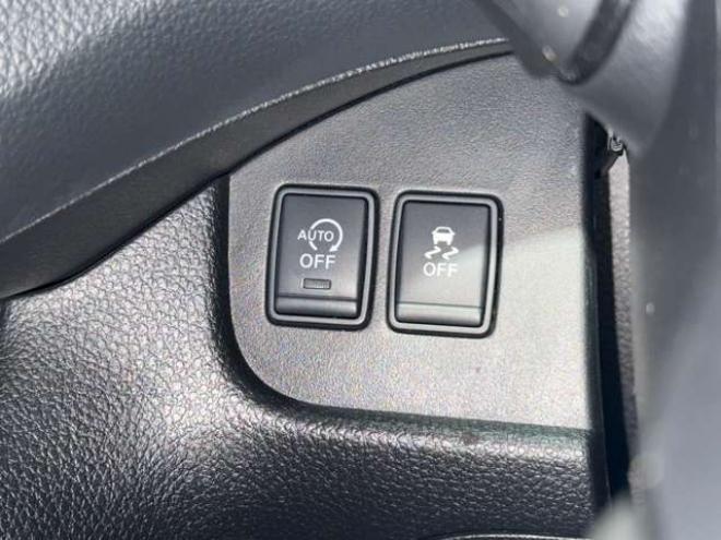 セレナ2.0 20X 4WD　防錆塗装4WDTVナビBカメETCエンスタ 2000