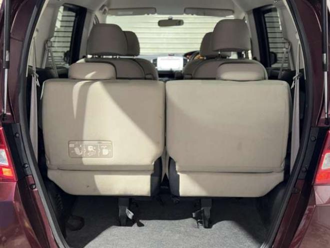 フリード1.5 G Lパッケージ 4WD　防錆塗装4WDキーレスナビ 1500