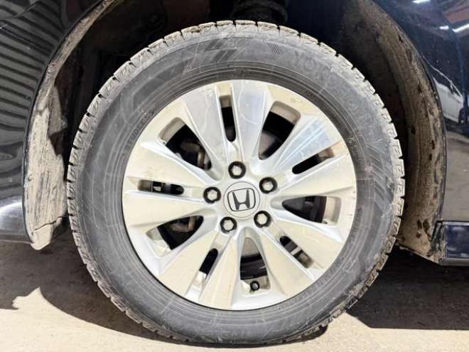 ステップワゴン2.0 スパーダ S 4WD　防錆塗装4WDTVナビBカメETC後席モニタ 2000