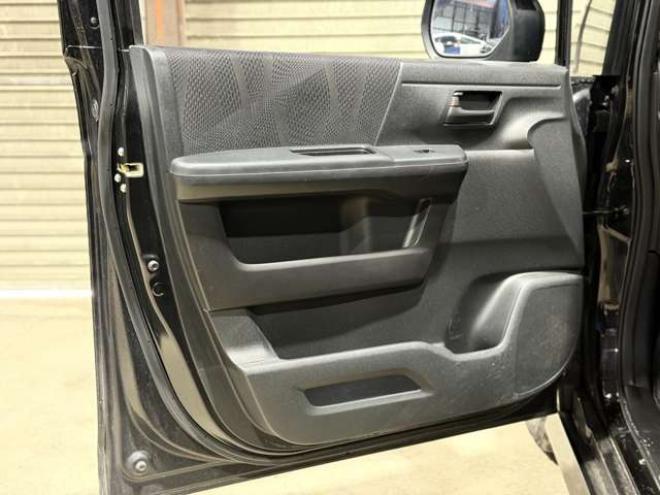 ステップワゴン2.0 スパーダ S 4WD　防錆塗装4WDTVナビBカメETC後席モニタ 2000