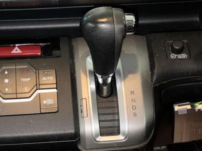 ステップワゴン2.0 スパーダ S 4WD　防錆塗装4WDTVナビBカメETC後席モニタ 2000