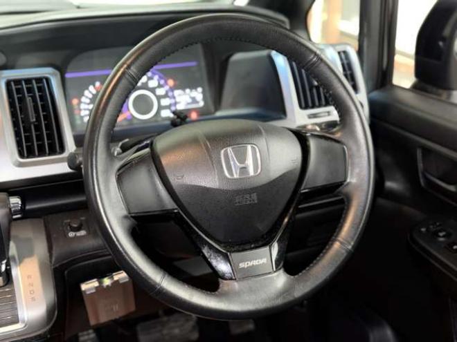 ステップワゴン2.0 スパーダ S 4WD　防錆塗装4WDTVナビBカメETC後席モニタ 2000