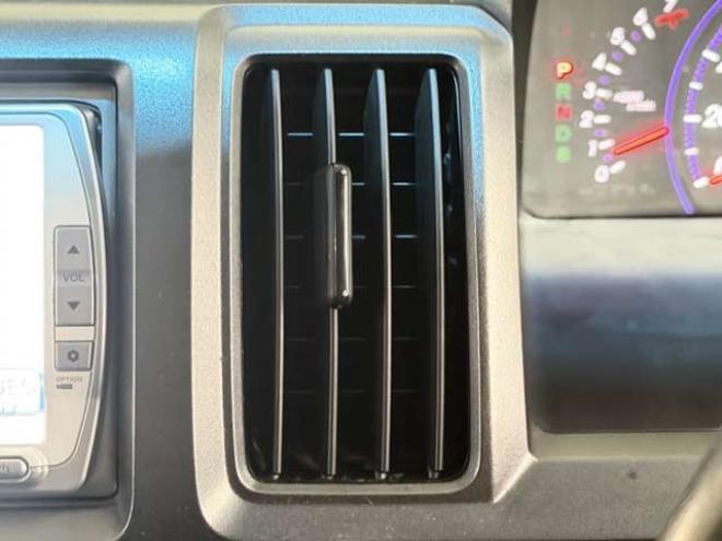 ステップワゴン2.0 スパーダ S 4WD　防錆塗装4WDTVナビBカメETC後席モニタ 2000