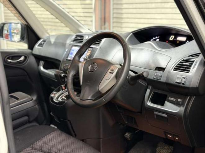 セレナ2.0 ハイウェイスター 4WD　防錆塗装4WDTVナビBカメ後席モニタETCドラレコ 2000