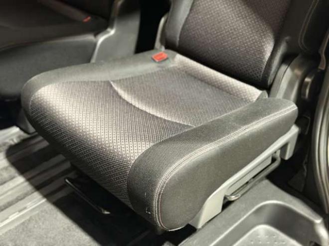 セレナ2.0 ハイウェイスター 4WD　防錆塗装4WDTVナビBカメ後席モニタETCドラレコ 2000