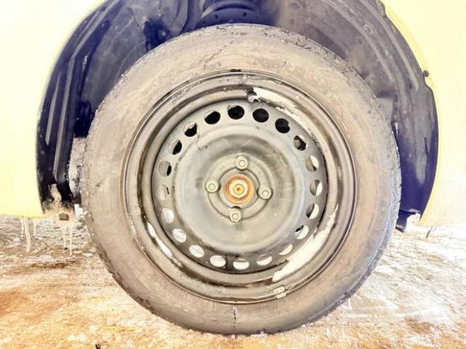 フィット1.3 13G Fパッケージ 4WD　防錆塗装4WDスマキーCD 1300