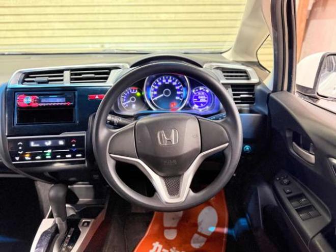 フィット1.3 13G Fパッケージ 4WD　防錆塗装4WDスマキーCD 1300