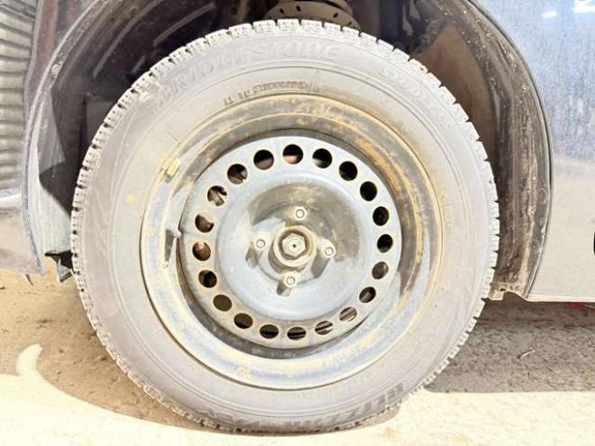 フィット1.3 13G Fパッケージ 4WD　防錆塗装4WDスマキーナビ 1300