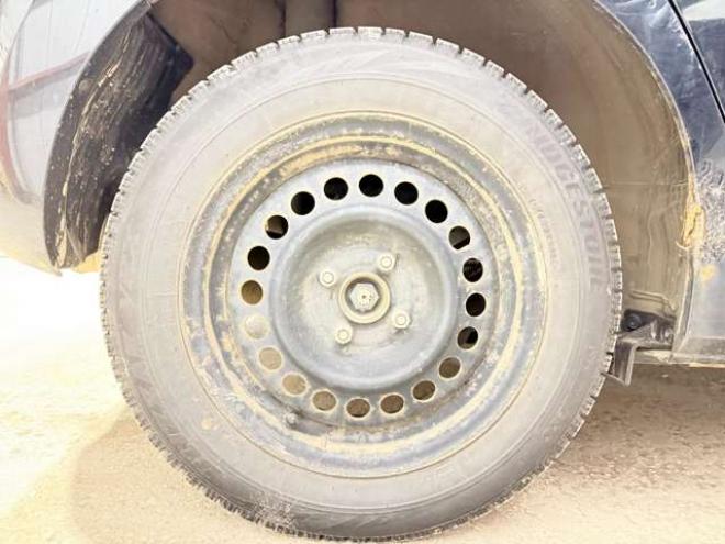 フィット1.3 13G Fパッケージ 4WD　防錆塗装4WDスマキーナビ 1300