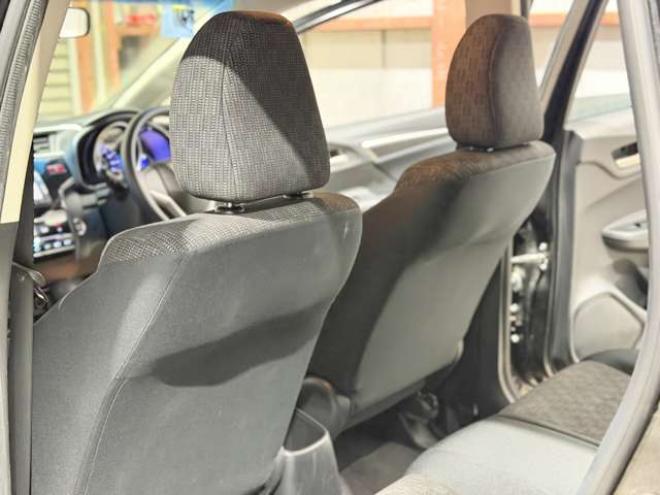 フィット1.3 13G Fパッケージ 4WD　防錆塗装4WDスマキーナビ 1300