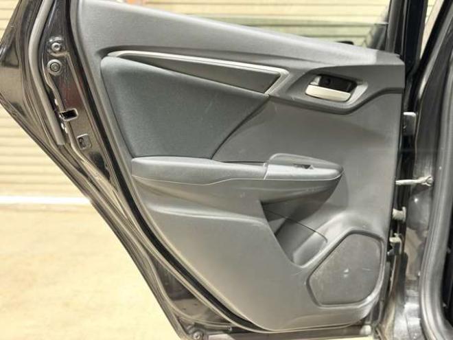 フィット1.3 13G Fパッケージ 4WD　防錆塗装4WDスマキーナビ 1300