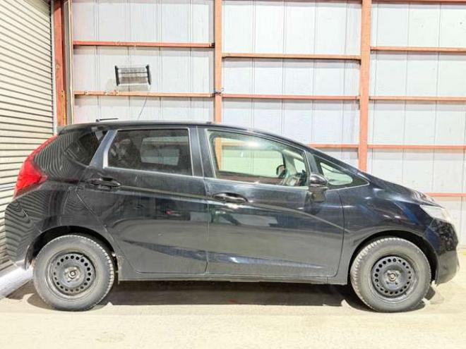 フィット1.3 13G Fパッケージ 4WD　防錆塗装4WDスマキーナビ 1300