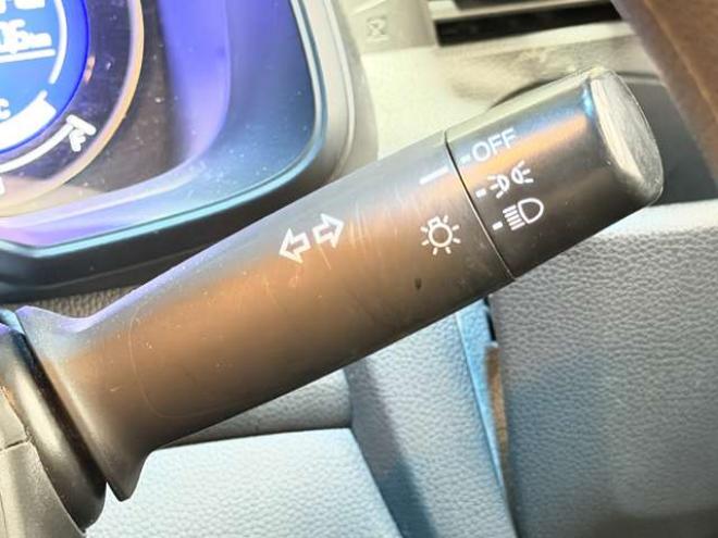 フィット1.3 13G Fパッケージ 4WD　防錆塗装4WDスマキーナビ 1300