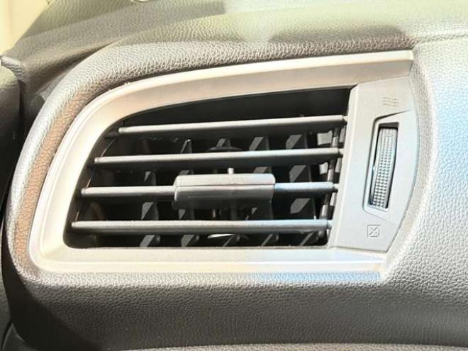 フィット1.3 13G Fパッケージ 4WD　防錆塗装4WDスマキーナビ 1300