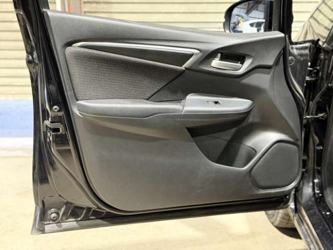 フィット1.5 ハイブリッド Fパッケージ 4WD　防錆塗装4WDエンスタCD 1500