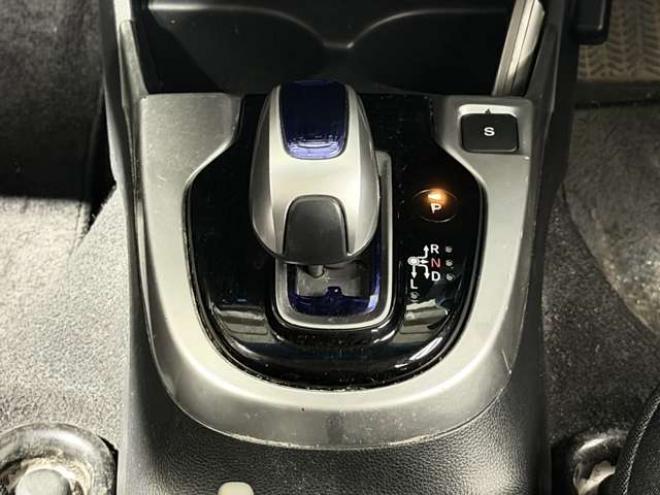 フィット1.5 ハイブリッド Fパッケージ 4WD　防錆塗装4WDエンスタCD 1500