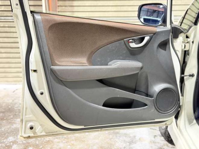 フィットシャトル1.5 15X 4WD　防錆塗装4WDTVナビBカメETC 1500