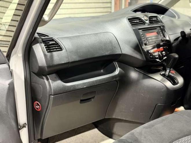 セレナ2.0 20S アンシャンテ 送迎タイプ オートステップ仕様 4WD　防錆塗装4WDスマキーCD 2000