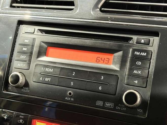 セレナ2.0 20S アンシャンテ 送迎タイプ オートステップ仕様 4WD　防錆塗装4WDスマキーCD 2000