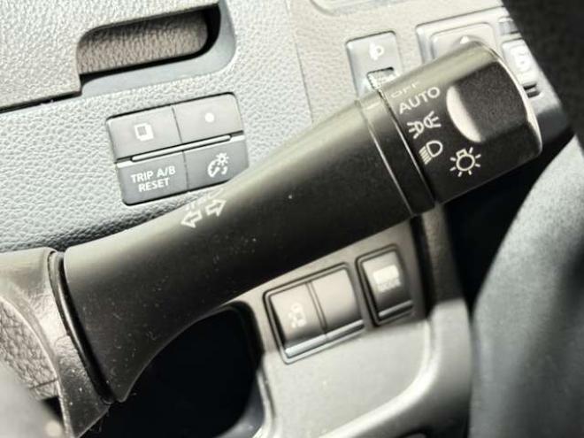 セレナ2.0 20S アンシャンテ 送迎タイプ オートステップ仕様 4WD　防錆塗装4WDスマキーCD 2000