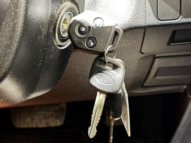 インプレッサG4 1.6 i 4WD　防錆塗装4WDキーレスCD夏冬タイヤ 1600