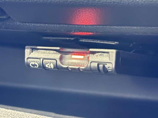 マーチ1.2 G FOUR 4WD　防錆塗装4WDTVナビBカメETC 1200