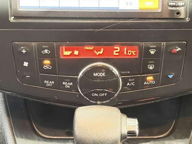 セレナ2.0 ハイウェイスター 4WD　防錆塗装4WDTVナビBカメETC 2000