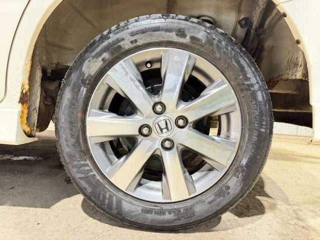 フリード1.5 G エアロ Lパッケージ 4WD　防錆塗装4WDキーレスTVナビETC 1500