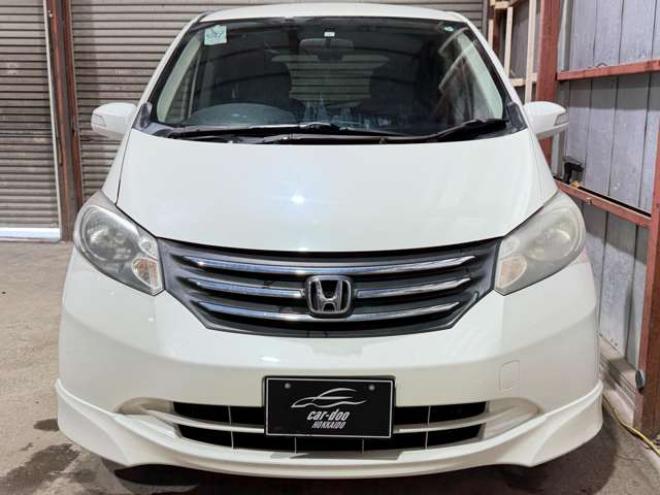 フリード1.5 G エアロ Lパッケージ 4WD　防錆塗装4WDキーレスTVナビETC 1500