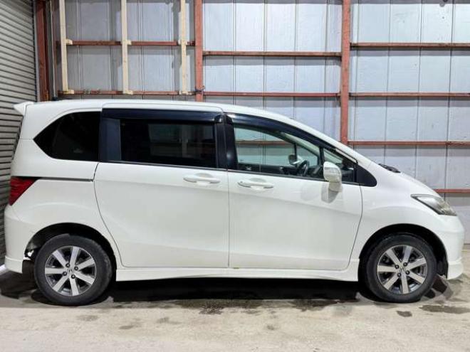 フリード1.5 G エアロ Lパッケージ 4WD　防錆塗装4WDキーレスTVナビETC 1500