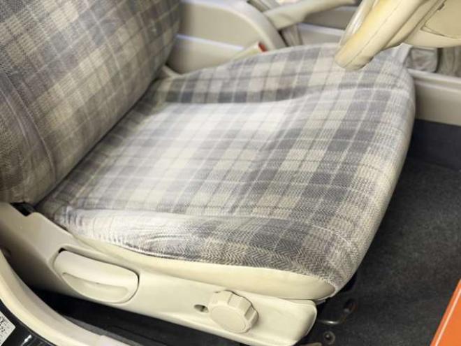 ラシーン1.5 タイプF 4WD　防錆塗装4WDキーレスCD 1500