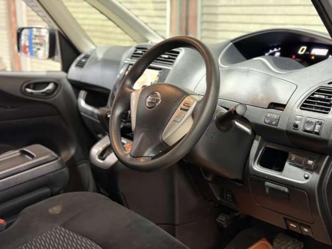 セレナ2.0 20X 4WD　防錆塗装4WDTVナビBカメ後席モニタ 2000