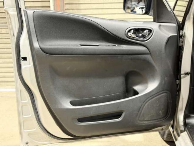 セレナ2.0 20X 4WD　防錆塗装4WDTVナビBカメ後席モニタ 2000