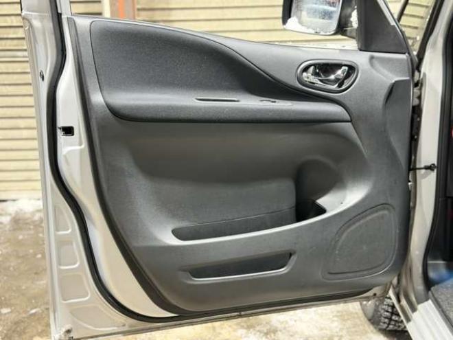 セレナ2.0 20X 4WD　防錆塗装4WDラジオナビETC 2000