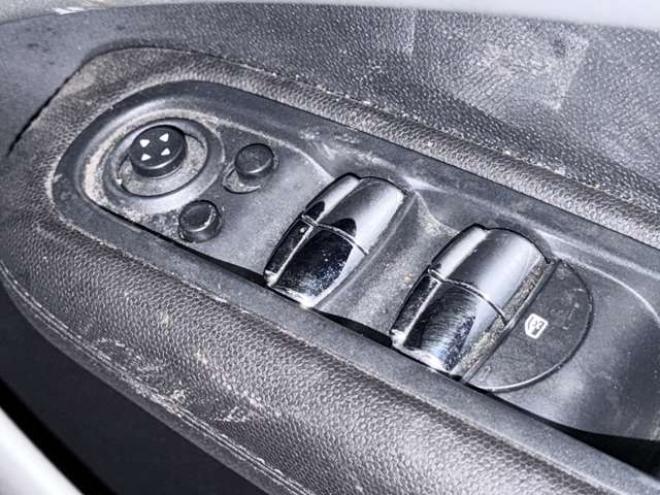 ミニクロスオーバー クーパー D オール4 4WD　防錆塗装4WDアンドロイドナビBカメETC 正規輸入車 2000