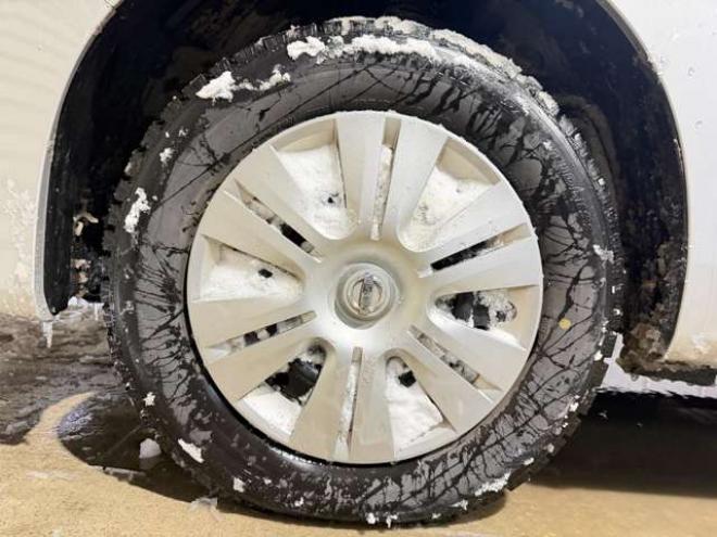 セレナ2.0 20S 4WD　防錆塗装4WDキーレスCDETC夏冬タイヤ 2000