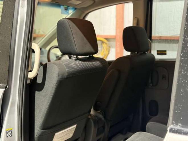 セレナ2.0 20S 4WD　防錆塗装4WDキーレスCDETC夏冬タイヤ 2000