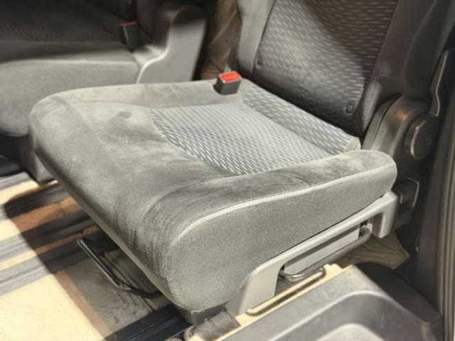 セレナ2.0 20S 4WD　防錆塗装4WDキーレスCDETC夏冬タイヤ 2000