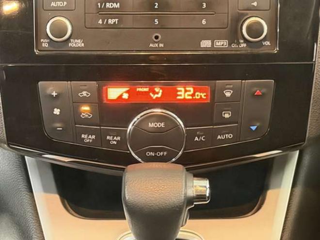 セレナ2.0 20S 4WD　防錆塗装4WDキーレスCDETC夏冬タイヤ 2000