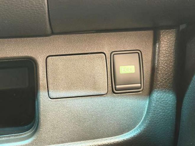 セレナ2.0 20S 4WD　防錆塗装4WDキーレスCDETC夏冬タイヤ 2000