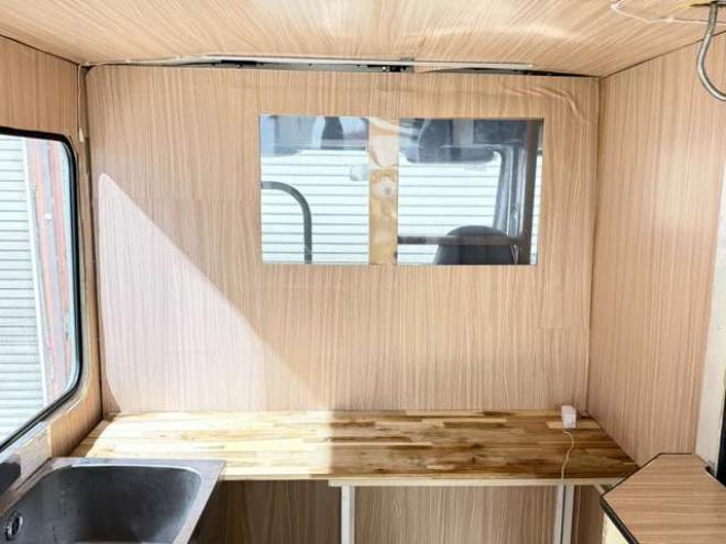 クイックデリバリークイックデリバリー　全塗装車キッチンカーレンタカーアップ 2WD 2400