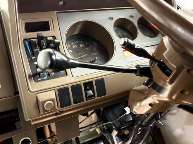 クイックデリバリークイックデリバリー　全塗装車キッチンカーレンタカーアップ 2WD 2400