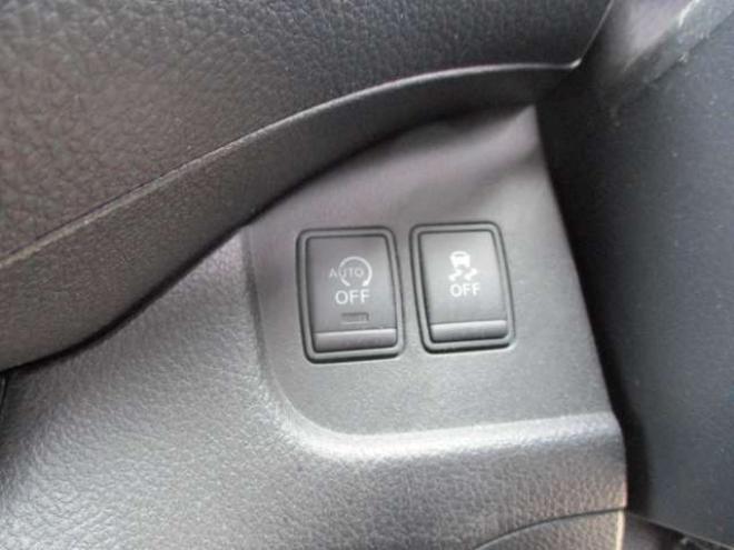 セレナ2.0 ハイウェイスター 4WD　両側パワースライドドア・ナビ・TV・バックカメラ・スマートキー 2000